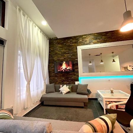 Вилла Pepino, Holiday House With A Garden Верхника Экстерьер фото