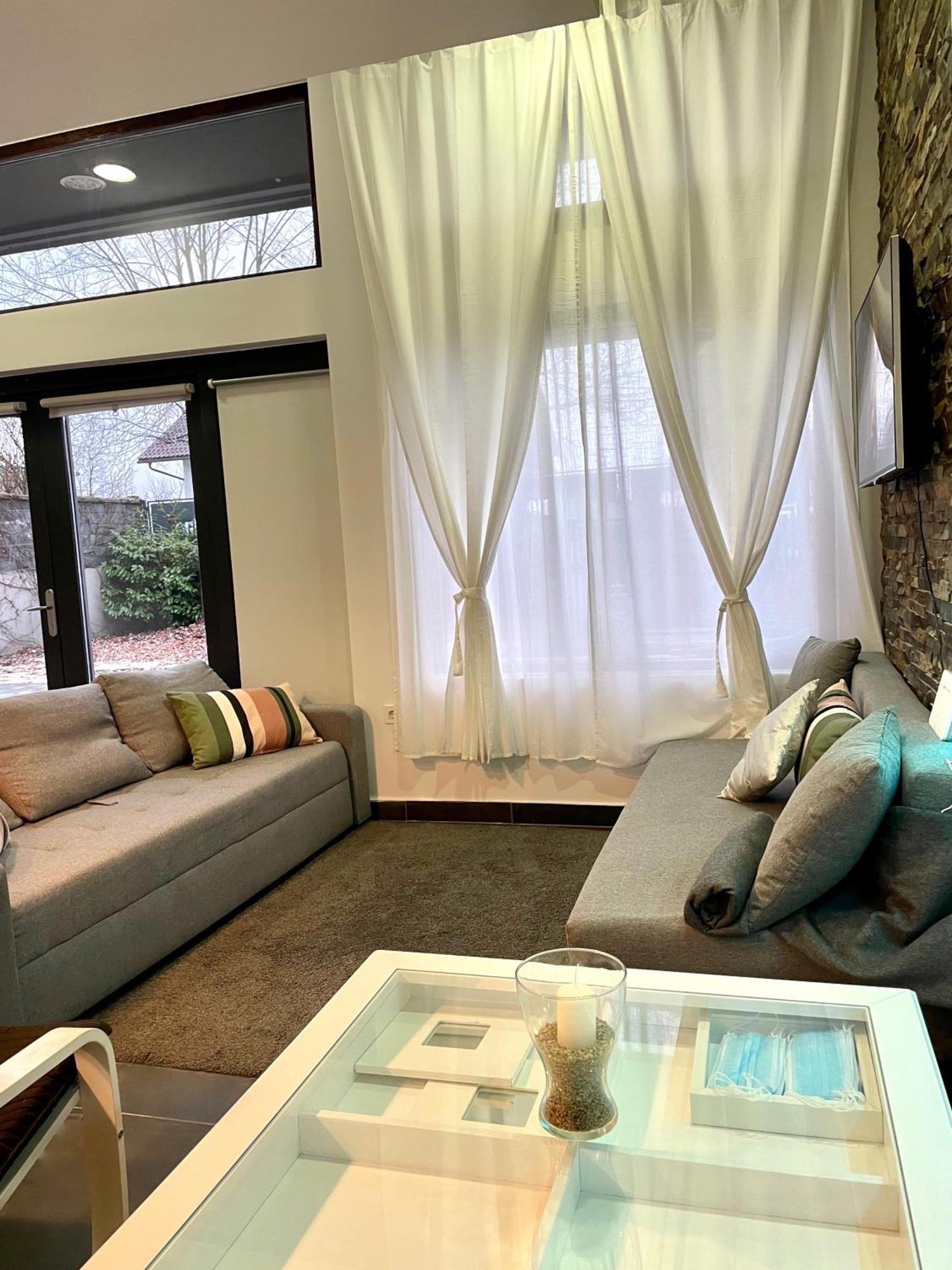 Вилла Pepino, Holiday House With A Garden Верхника Экстерьер фото